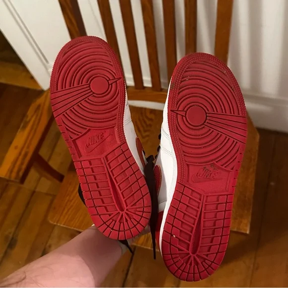 AIR JORDAN 1 RETRO HIGH OG HERITAGE - Picture 6 of 7